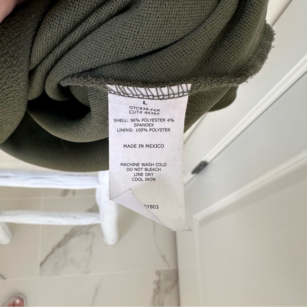 Green Envelope Army Green Ruffled Short Sleeve Shirt Size Large - Picture 9 of 9